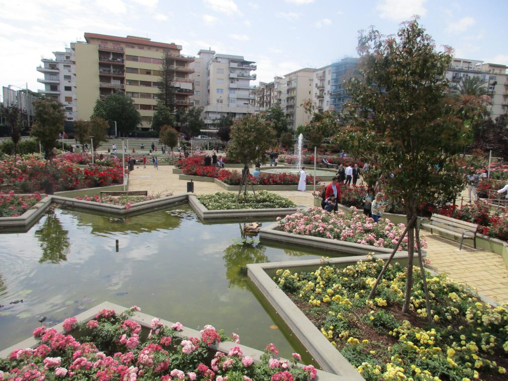 Esplode di colori il giardino dedicato a Rosa Balistreri