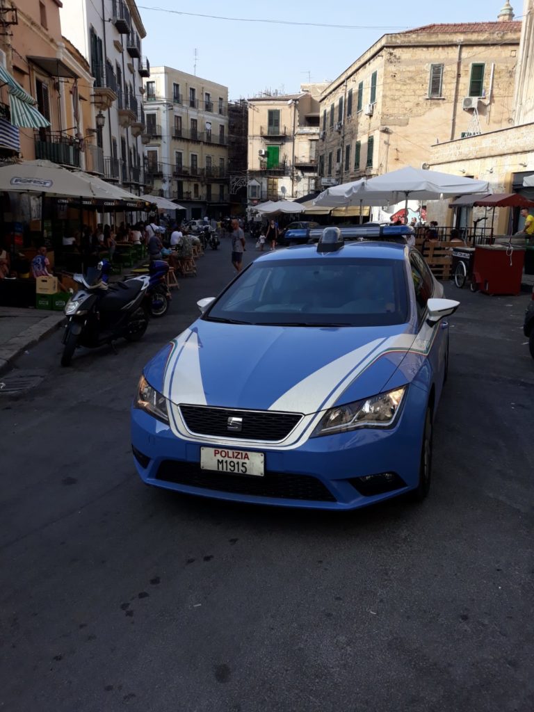 LA POLIZIA  ARRESTA DUE SPACCIATORI A BALLARO’ SEGNALATI ATTRAVERSO YOUPOL, L’APPLICAZIONE MULTIMEDIALE CHE CONSENTE AI CITTADINI DI DENUNCIARE EPISODI DI SPACCIO E BULLISMO