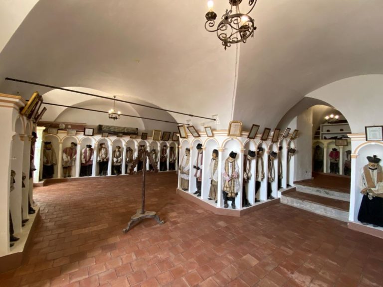 Gangi, la cripta della chiesa Madre riapre al pubblico con un nuovo percorso dedicato ai visitatori: scoperte due tombe funerarie che si aggiungono alle 26 già preesistenti