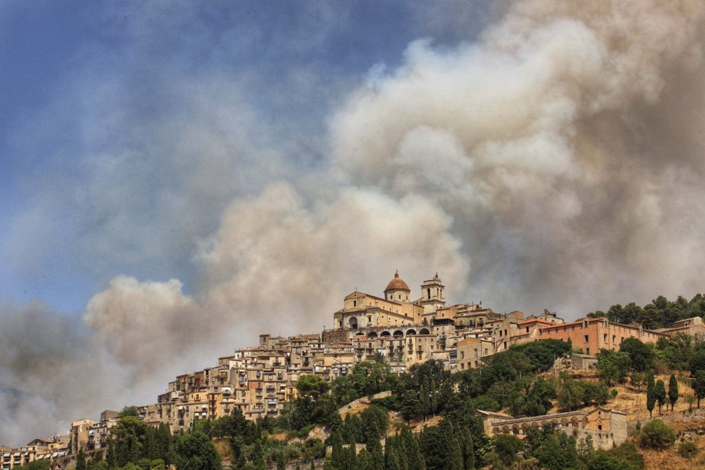 Il Sindaco di Petralia Sottana ringrazia quanti sono intervenuti per spegnere gli incendi