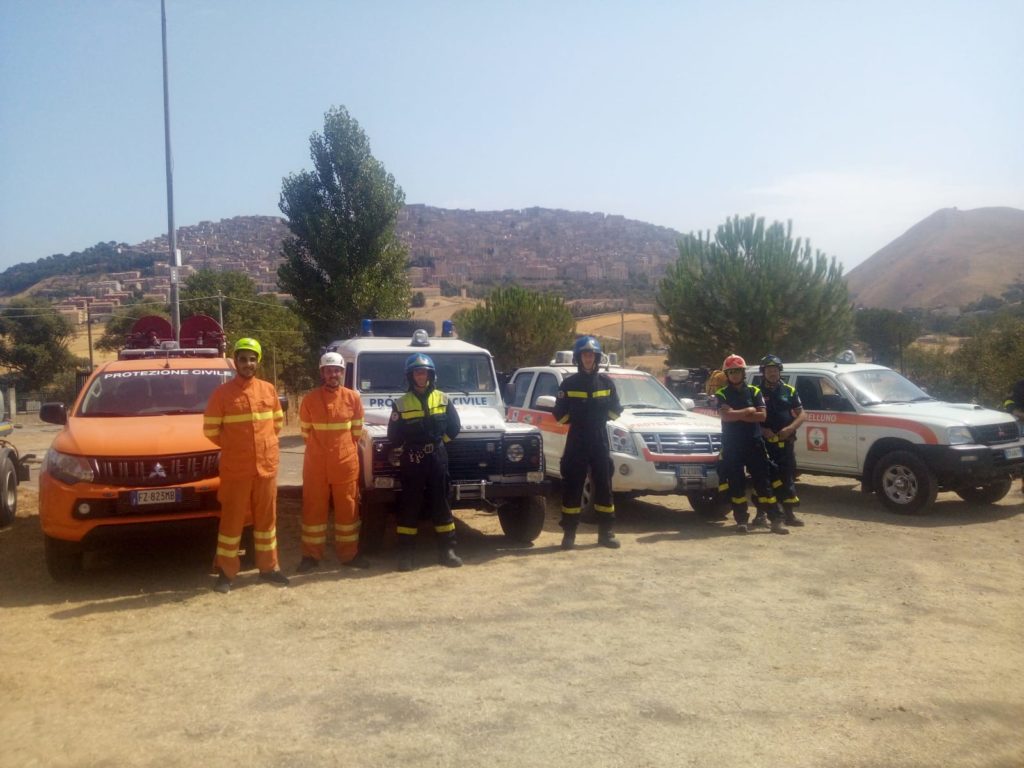 Dal Veneto alla Sicilia per spegnere le fiamme: i volontari trevigiani nell’inferno delle Madonie