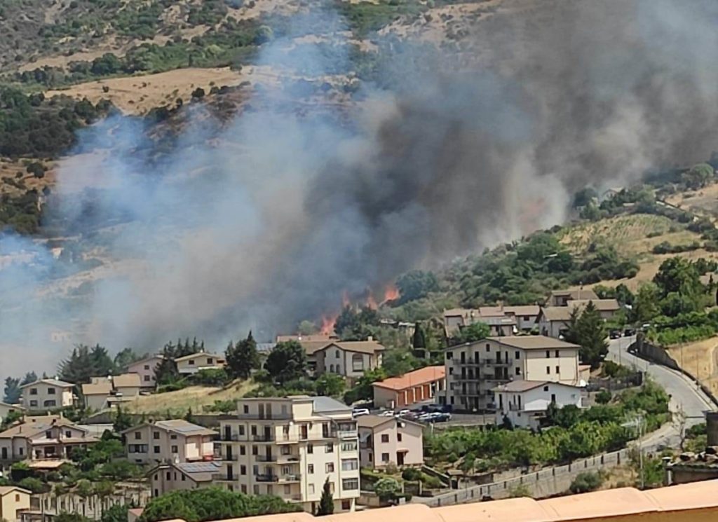 Incendio a Petralia Sottana