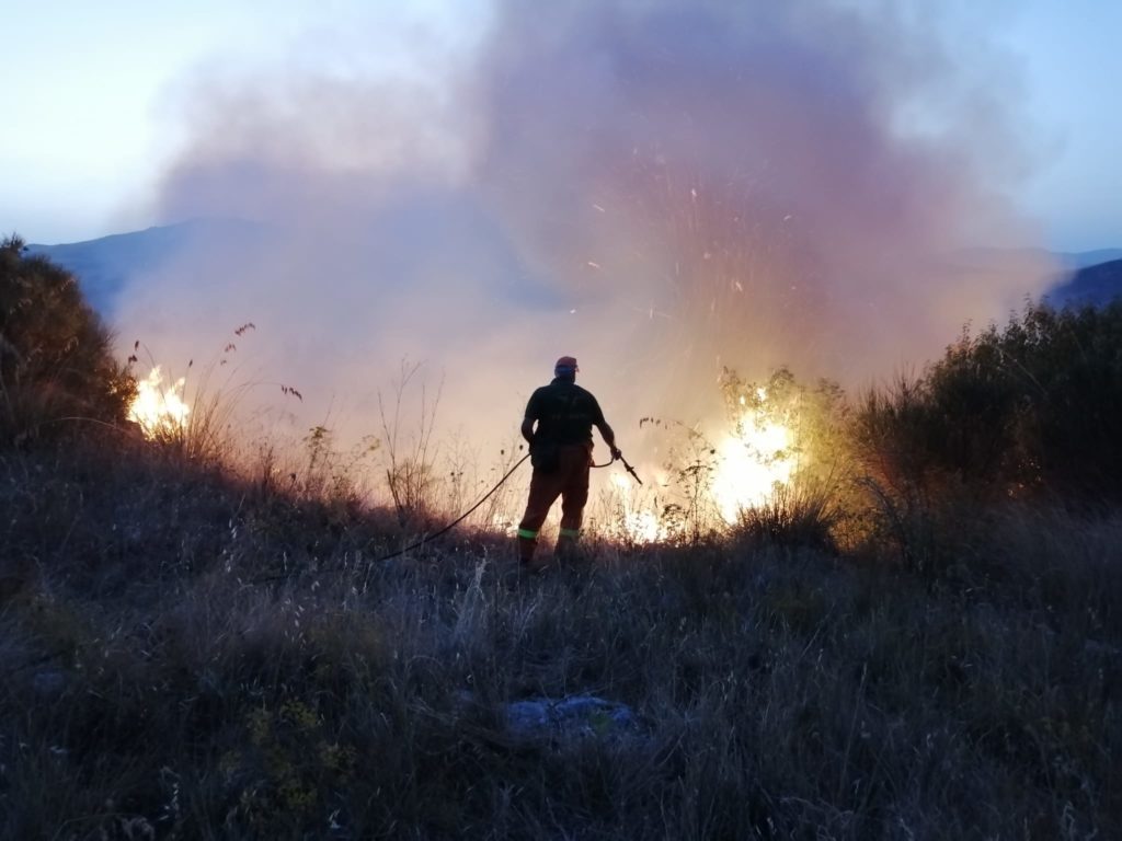 Incendi, in arrivo oltre trenta squadre di volontari richieste da Musumeci