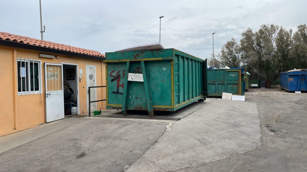 Rifiuti. Riaperto a Cefalù il centro comunale di raccolta