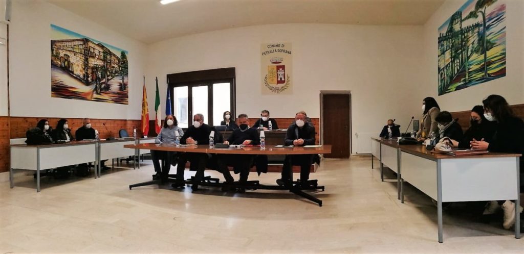 Petralia Soprana,un consiglio comunale di solidarietà al sindaco Pietro Macaluso