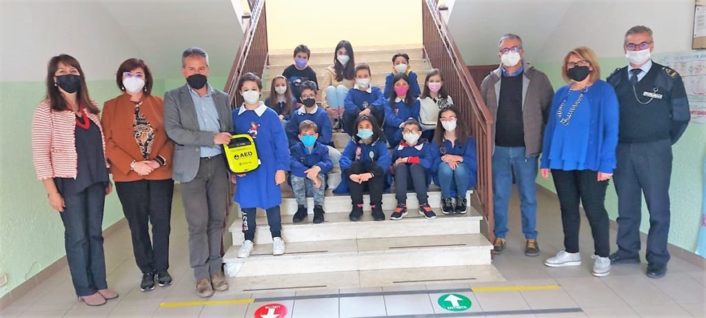 Petralia Soprana, il sindaco Macaluso rinuncia alla sua indennità e regala ai cittadini 16 defibrillatori