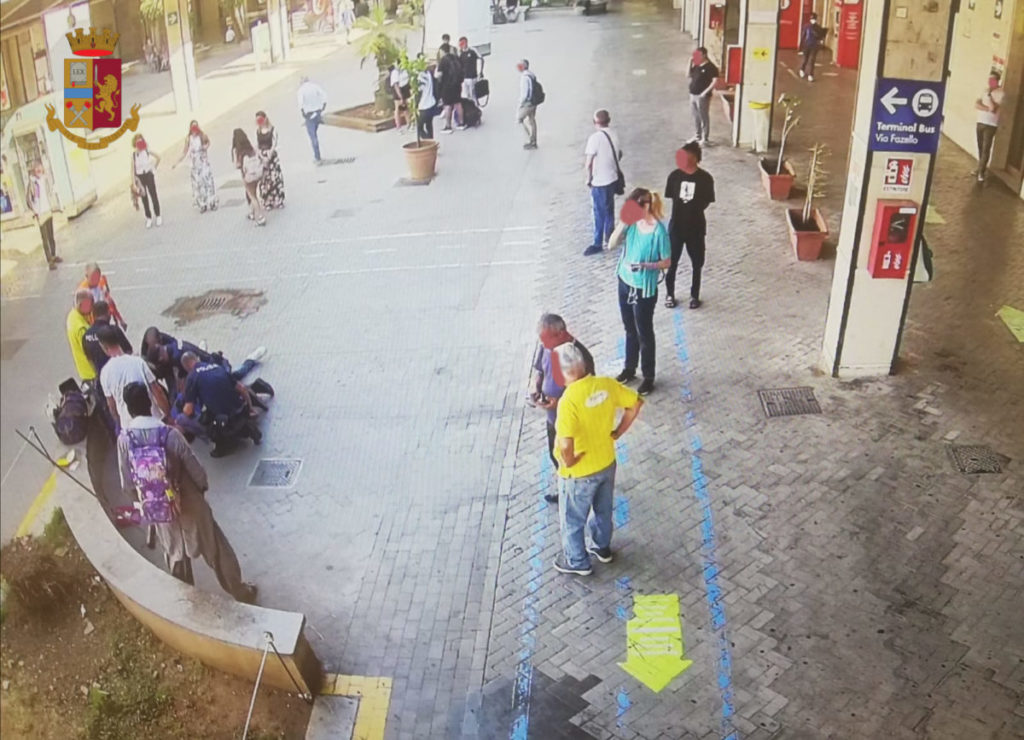 La Polizia  salva un uomo di Termini  colto da malore nella stazione ferroviaria di Palermo Centrale