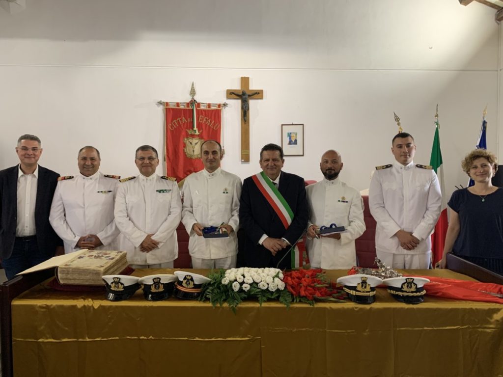 Cefalù,salvarono una donna in balia delle onde: encomio solenne per i militari Alessandro Gullo e Fabio Spada