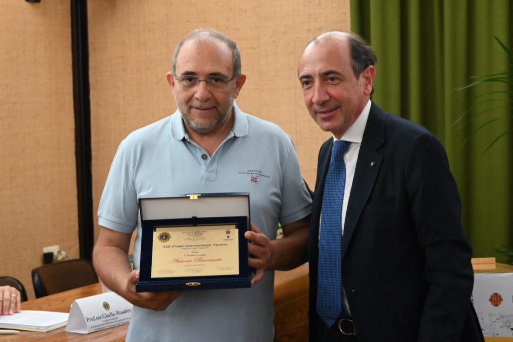 Primo premio ad Antonio Barracato al concorso letterario Navarro