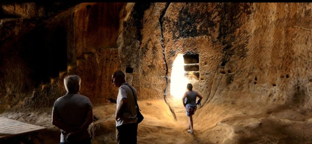 Il Solstizio d’Estate alla Gurfa viene celebrato attraverso il documentario “SIA LA LUCE”