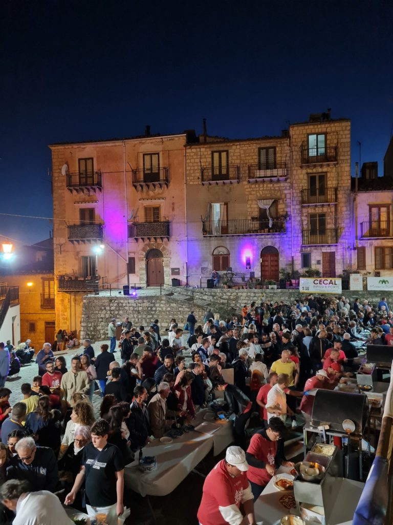 Oltre 1000 pizze(aggratis..) per il Pizza Fest per festeggiare Il Castello