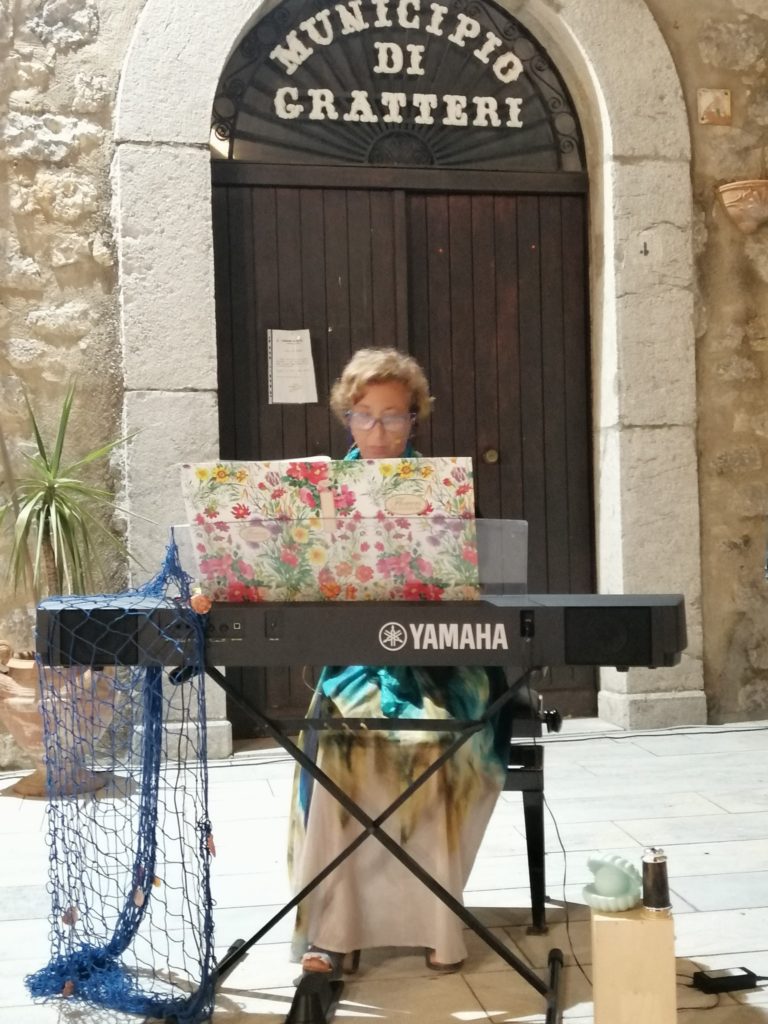 Liana D’Angelo, “one woman show” a Gratteri