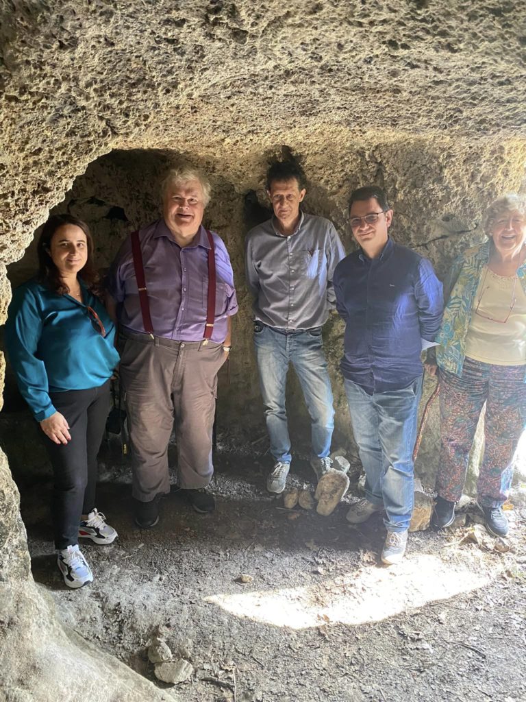 Castellana Sicula,l’archeologo J. A. Roger Wilson visita il museo