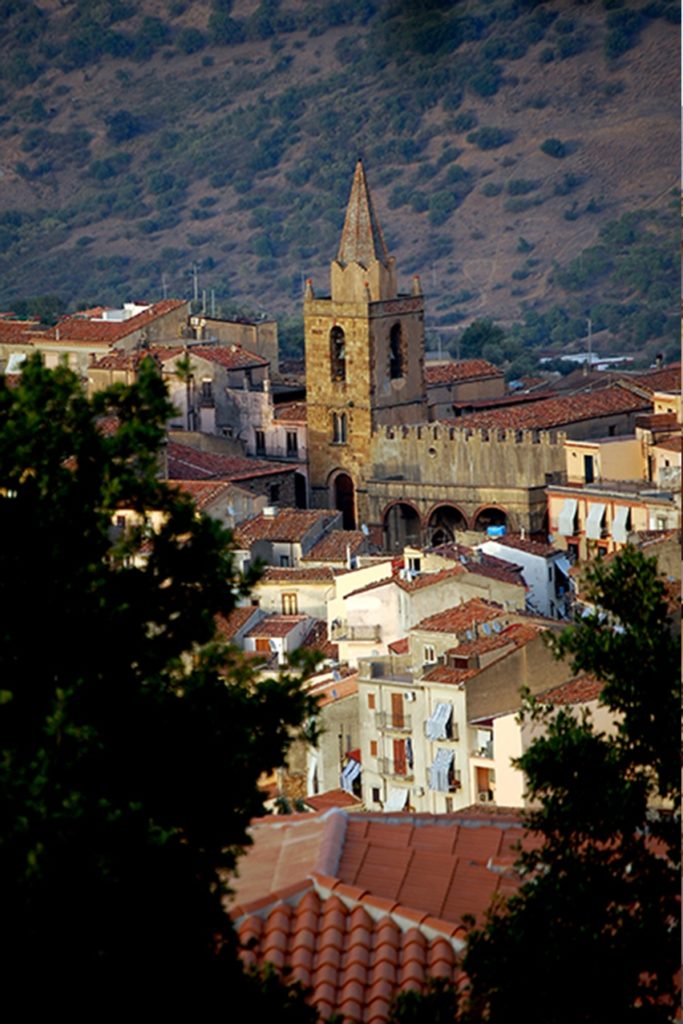 “Castelbuono si racconta”, itinerario turistico con fotografia sponsorizzato dalla imprenditoria locale