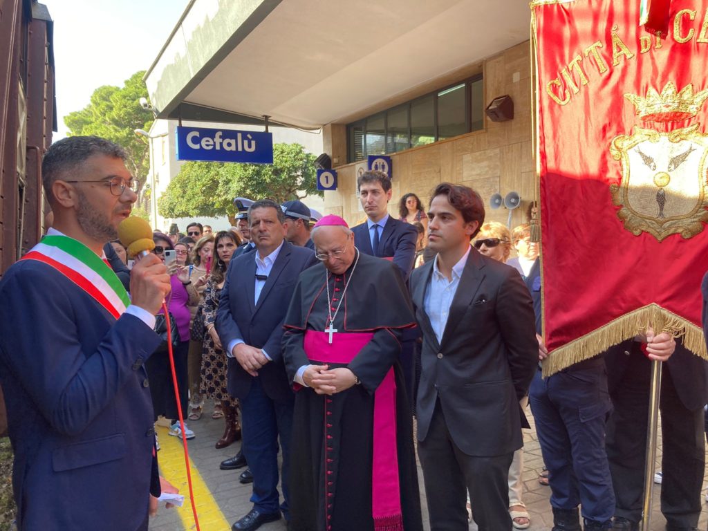 Il Treno della Memoria fa sosta a Cefalù