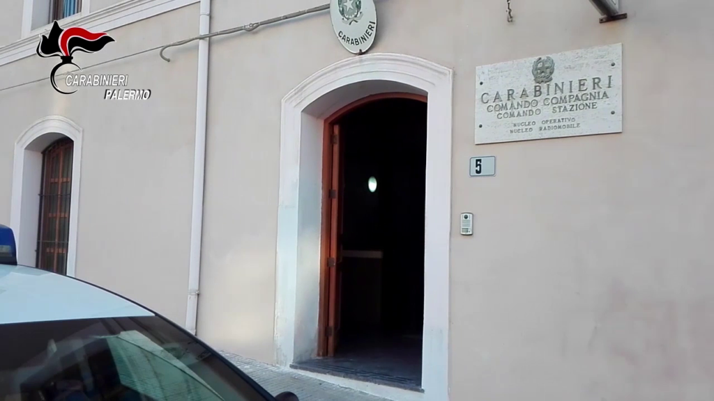 Campofelice di Roccella, in carcere una donna per associazione mafiosa ed estorsione