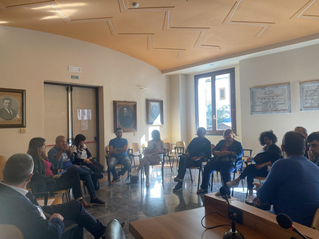 Castelbuono si mobilita: nasce un comitato contro il caro bollette