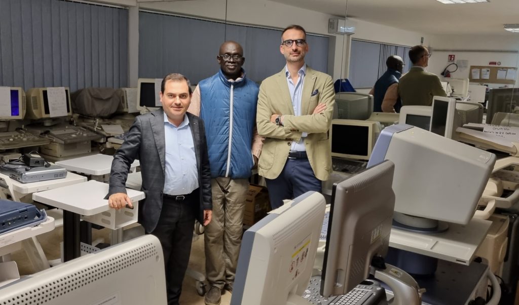 Donazione ecografi alla popolazione del Ghana