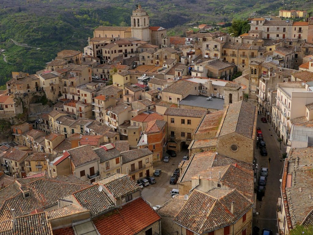 Pnrr, solo 4 Comuni del palermitano hanno chiesto i fondi per assumere tecnici,tra cui Petralia Sottana