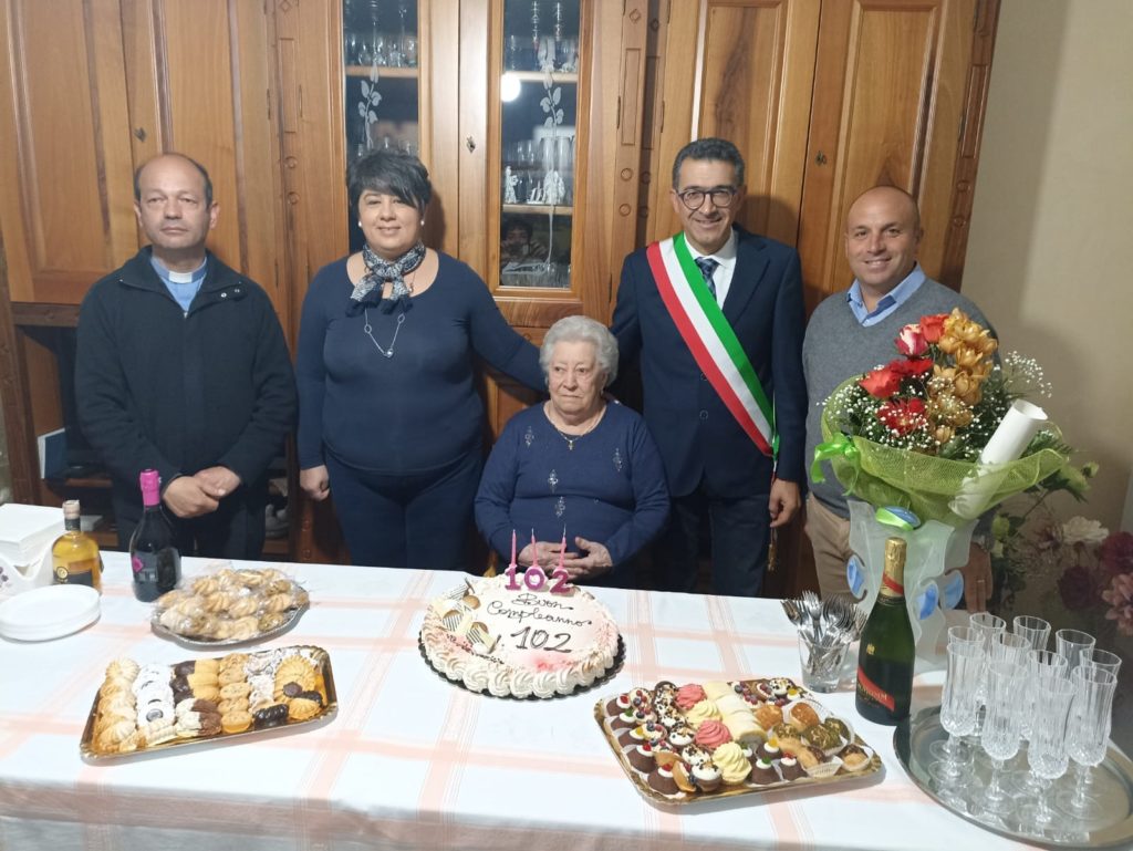 Geraci Siculo in festa per un’altra centenaria:102 anni per Gaetana Zangara