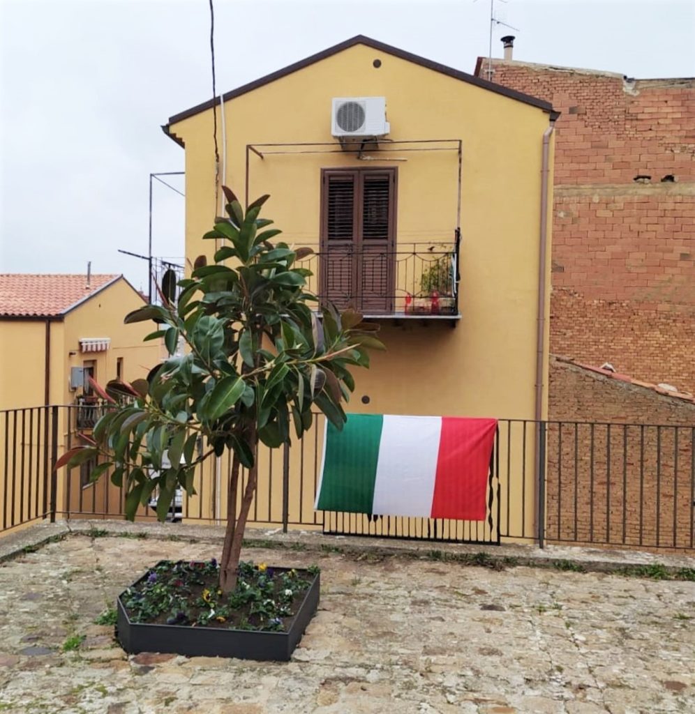 <strong>Castelbuono,l’augurio di Buon Natale dalla Costituente con un simbolo di senso del dovere e di impegno, in memoria di Giovanni Falcone e Paolo Borsellino</strong>