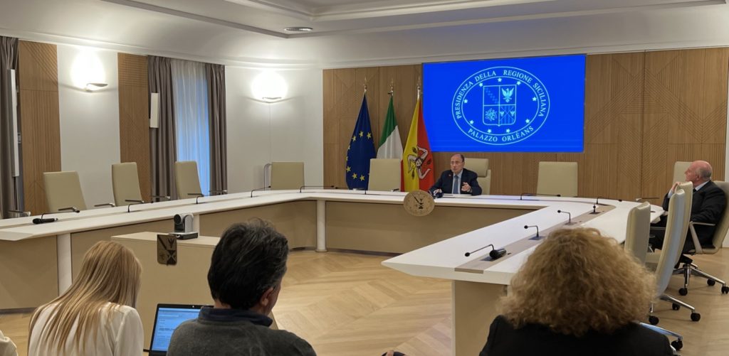 Regione, Schifani incontra la stampa per gli auguri di fine anno: «Al centro dell’azione politica ci sono i siciliani»