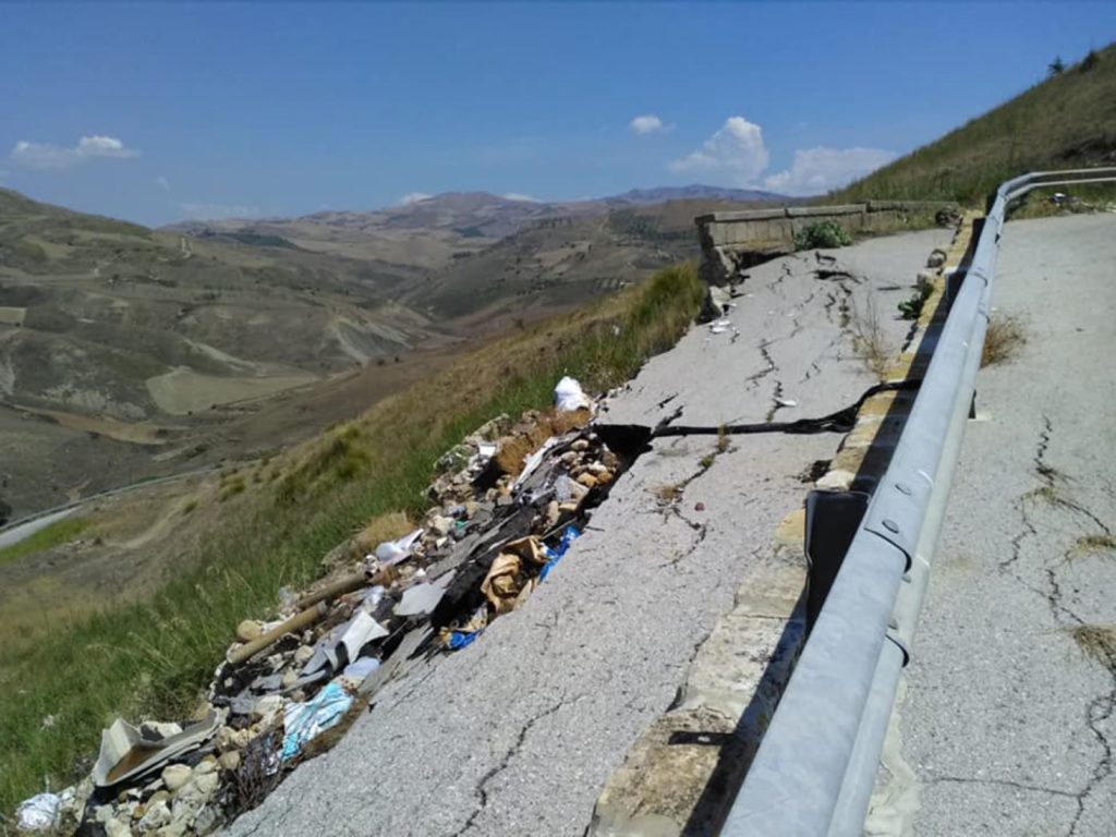 <strong>Viabilità, bando per la Sp 6 di Villarosa</strong>