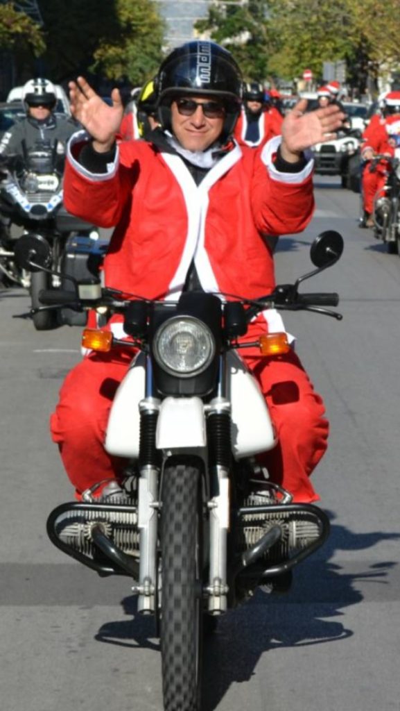 Vigilia Natale con 200 Babbo Natale motociclisti