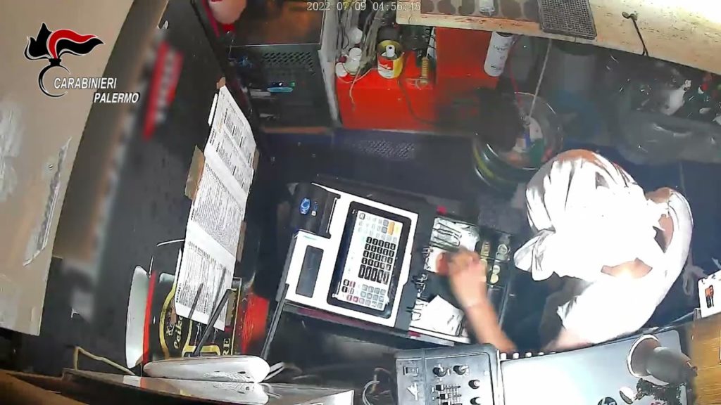 Termini Imerese, rapina ad pub,in carcere 5 giovani