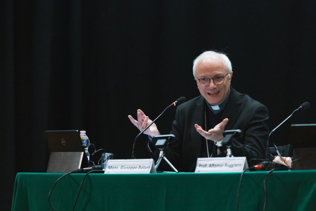 Mons. Baturi, segretario generale Conferenza Episcopale: la guerra, l’amicizia, la pace