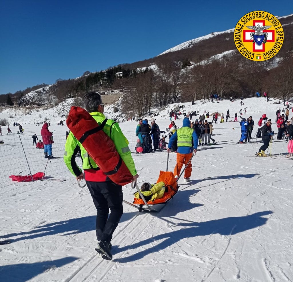 Piano Battaglia affollata nonostante il carnevale: ancora incidenti con slittini e palette