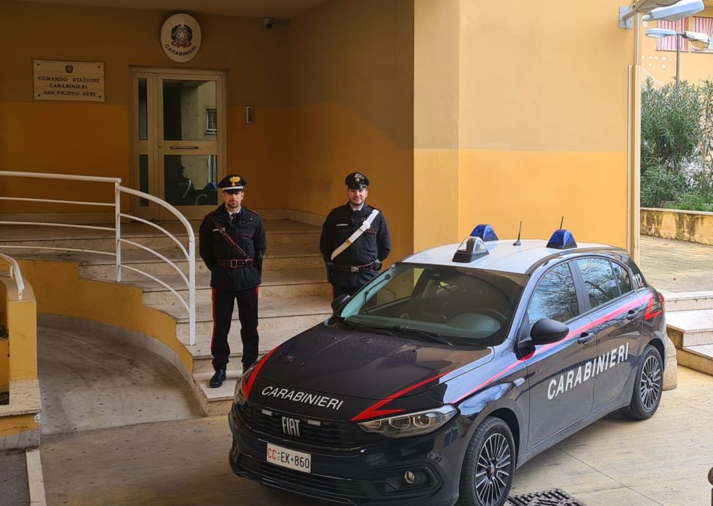 Spaccio di droga a conduzione familiare. I Carabinieri arrestano tre persone