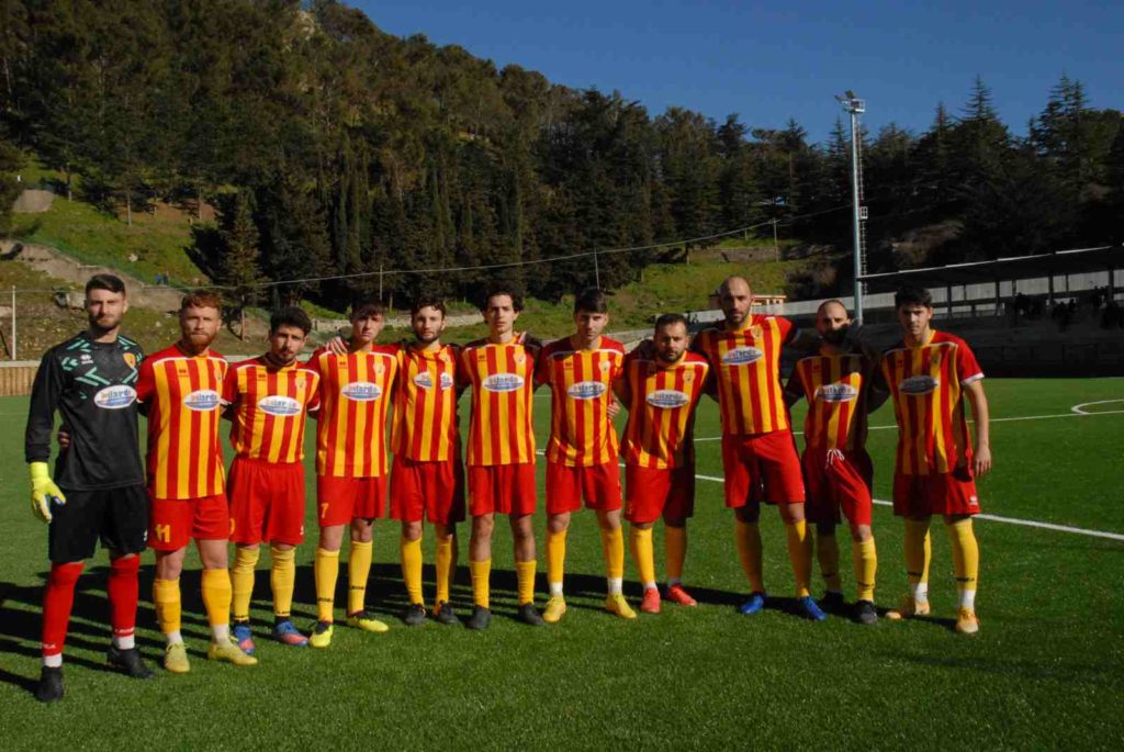 Calcio,perdono per 4-0 e al termine della gara gli ospiti puliscono gli spogliatoi.E’ successo a Geraci Siculo