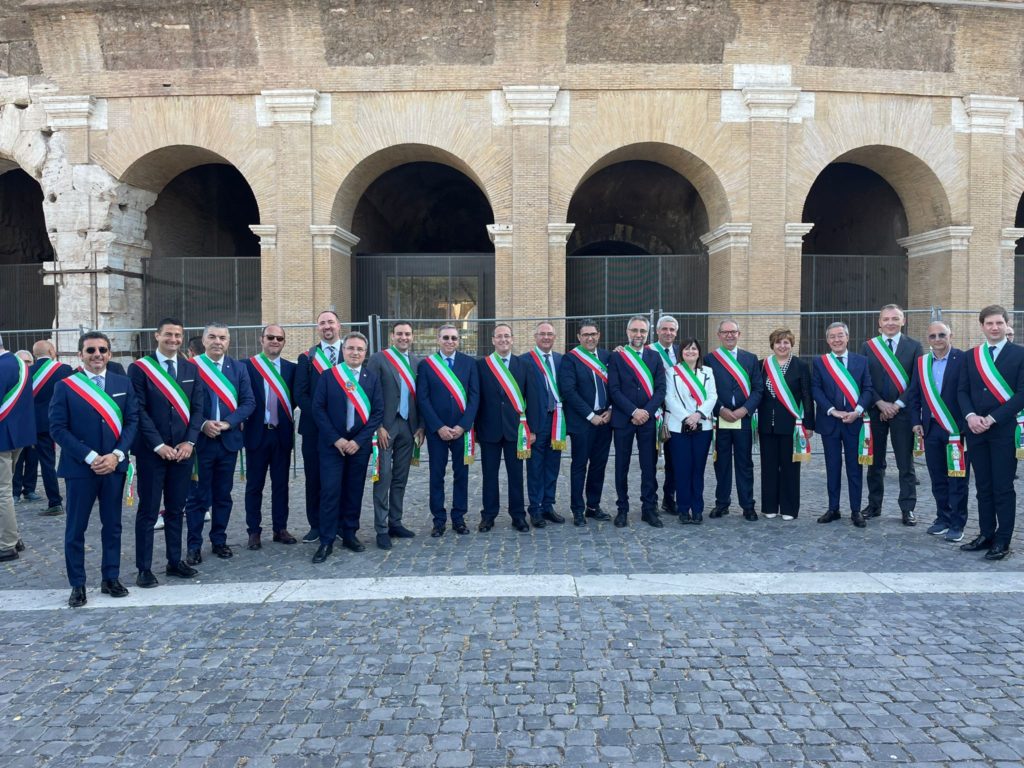 <strong>Terzo mandato per i sindaci nei Comuni siciliani fino a 15 mila abitanti,«Il ddl sia approvato celermente dall’Ars»</strong>
