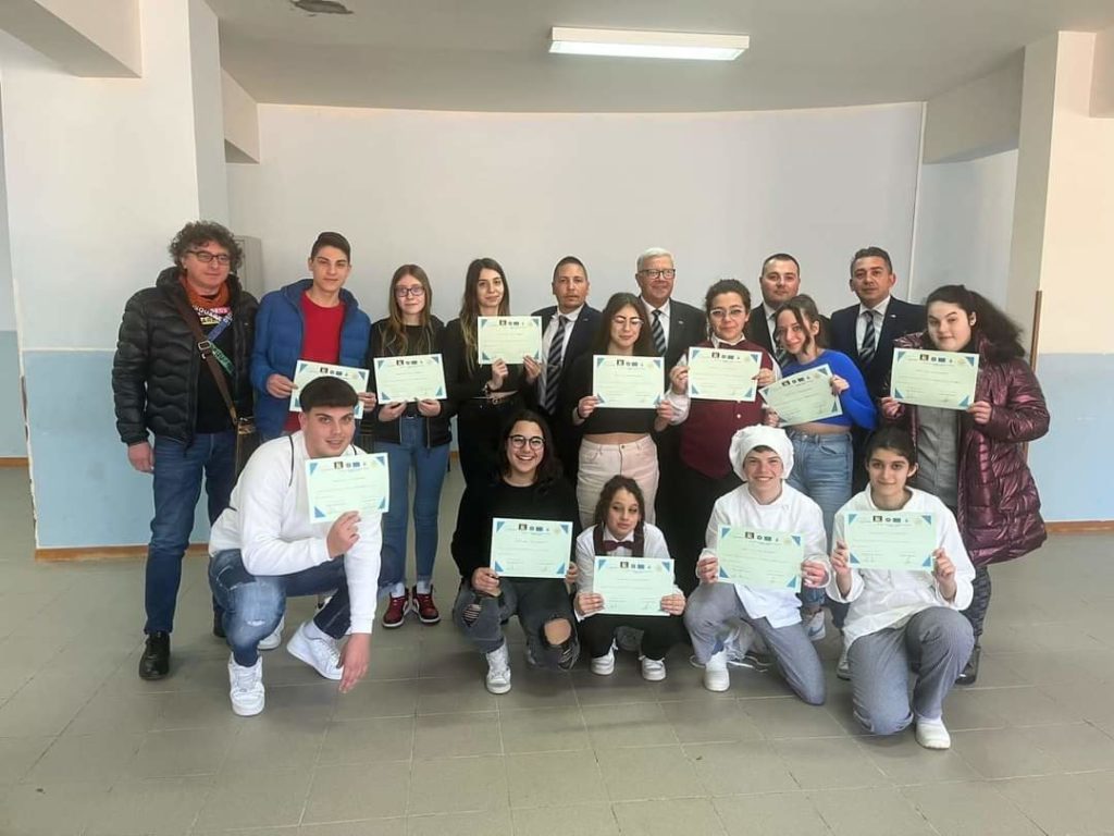 Scuola,gemellaggio Alia-Santo Stefano di Camastra