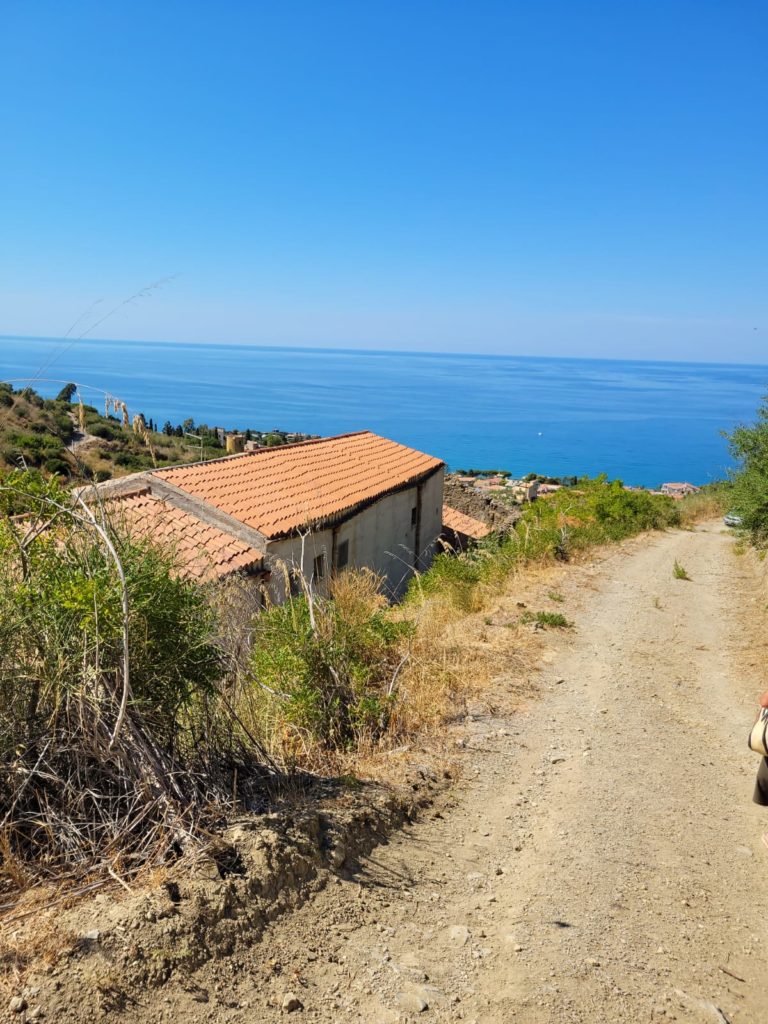 Casa di riposo “Genchi Collotti” Cefalù: vendita all’asta di terreno e fabbricato in Contrada Gallizza
