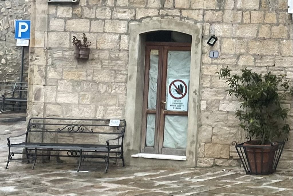 L’affaire bar di Piazza del Popolo – Rigenerazioni Gangi dura contro il Sindaco che replica cosi.