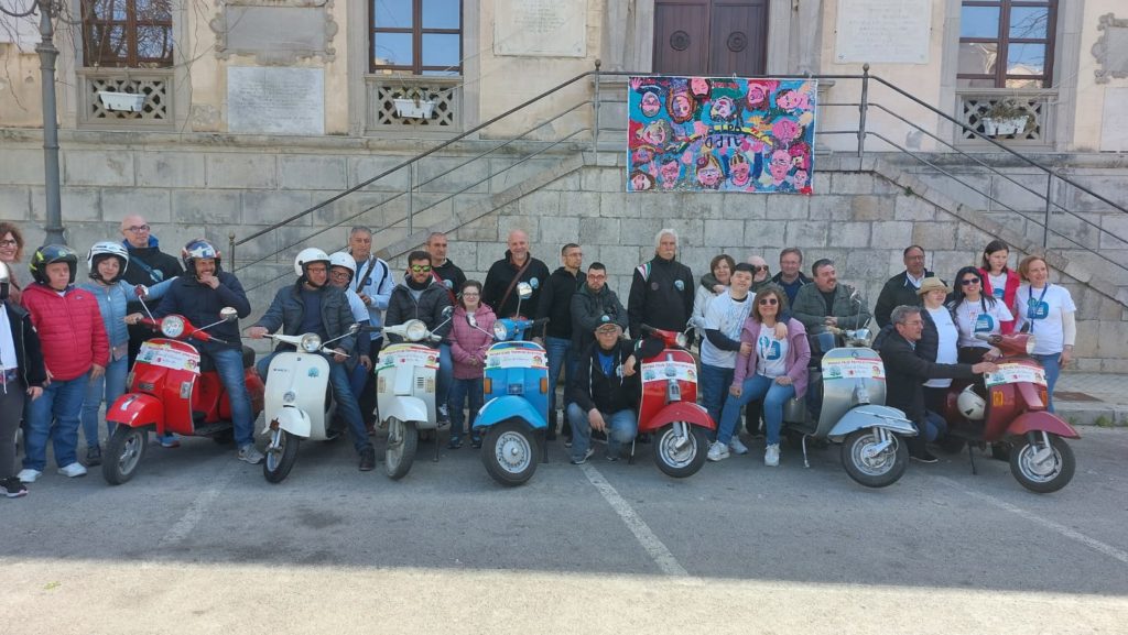Termini. Il Vespa Club per i ragazzi down