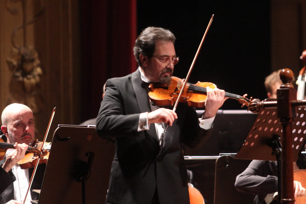 Salvatore Greco, violino di spalla dell’Orchestra del Teatro Massimo di Palermo, in concerto a New York