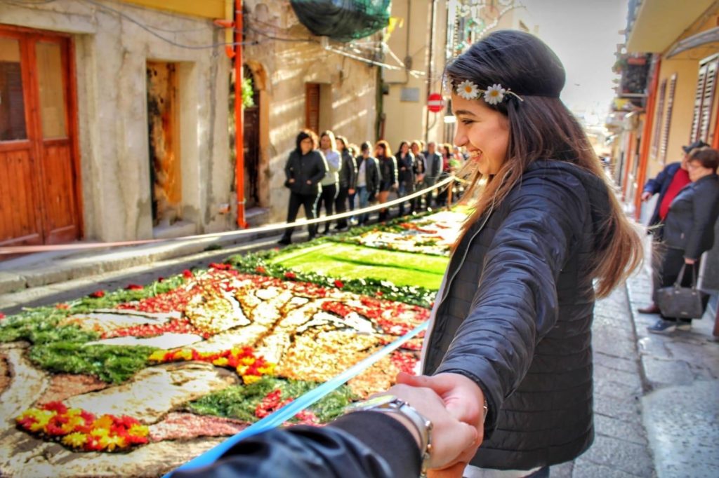 Al via all’Infiorata Termitana, ispirata quest’anno alle eccellenze del Bel paese.