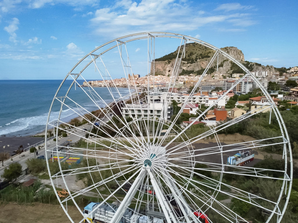 A Cefalù si inaugura la “rowheel”, la prima ruota panoramica mai montata in città