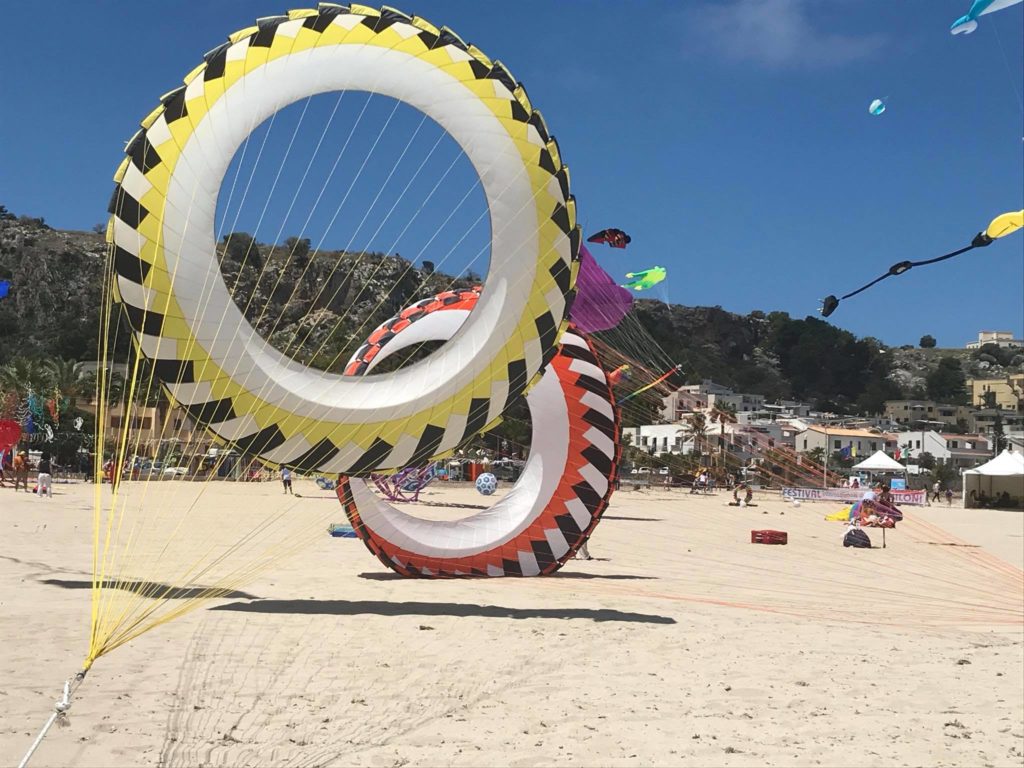 San Vito Lo Capo, al via il 13^ Festival internazionale degli aquiloni