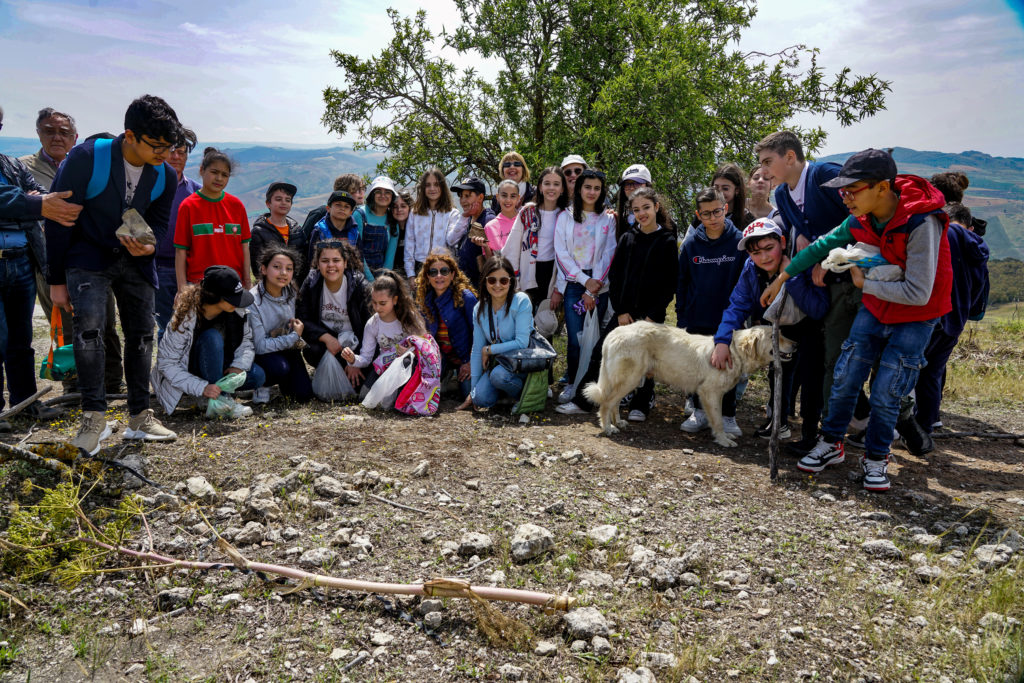 Gli alunni di Verga e Caponnetto “piccoli archeologi” a Gibil Gabib
