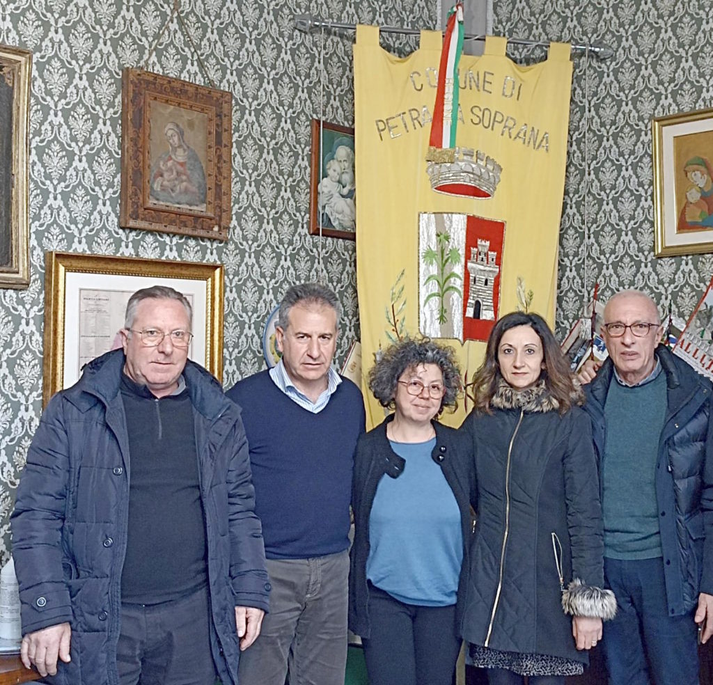 A Petralia Soprana ,giunta comunale e Presidente del Consiglio si tagliano lo stipendio per garantire la mensa scolastica