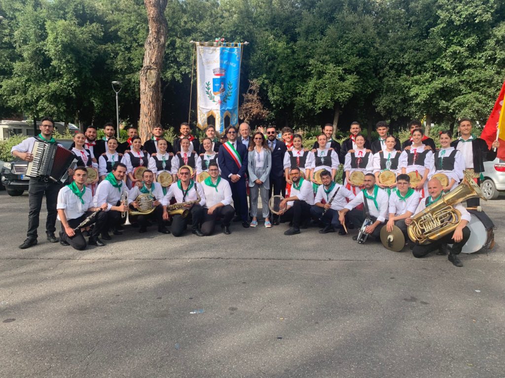 Il gruppo Folk Engium di Gangi  a Roma alla festa della musica