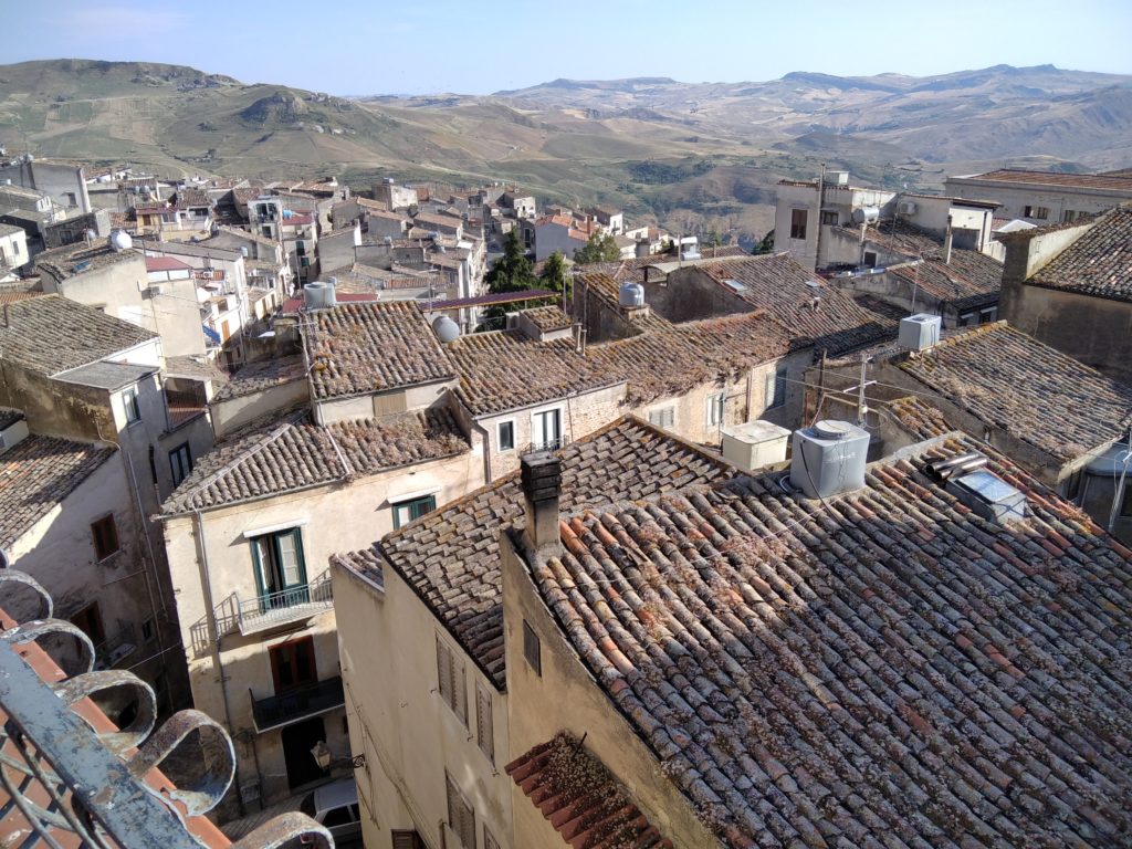 Polizzi Generosa, danneggiata l’auto di un imprenditore