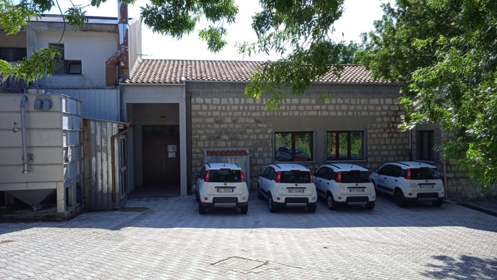 Raid negli uffici Veterinari dell’Asp di Petralia Sottana, rubata anche un’auto