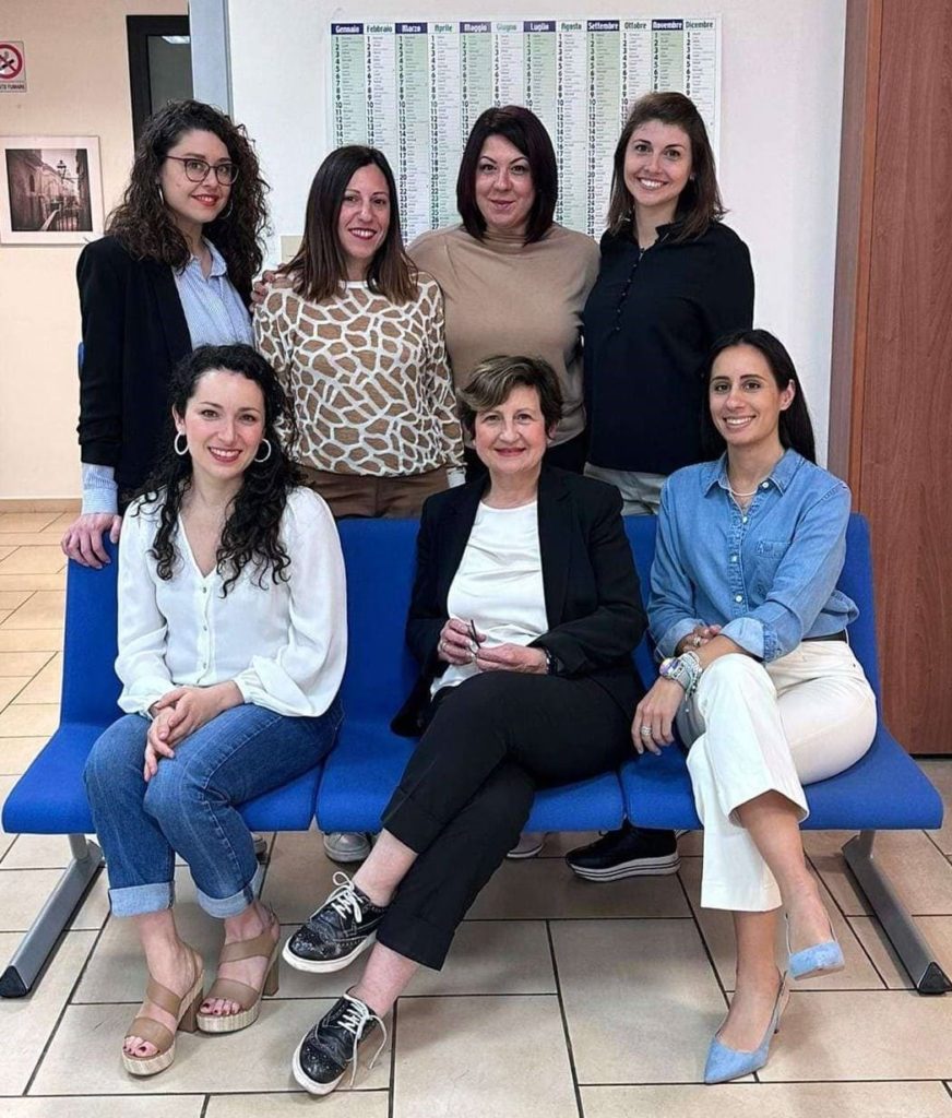 Lavorare in banca: quando la filiale è tutta in rosa