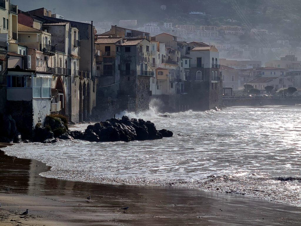 Cefalù: un film sulla città di Sardasht vince il premio “Film Asia 2023”