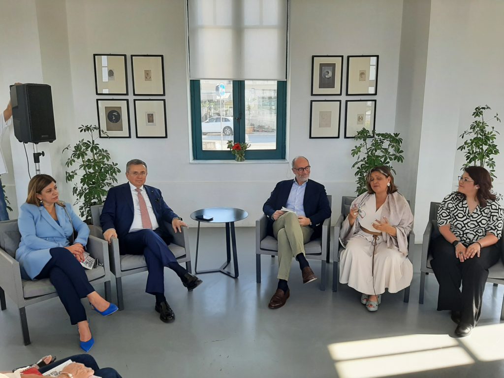 Federfarma Palermo-Revenge porn, fioccano le richieste di aiuto in farmacia